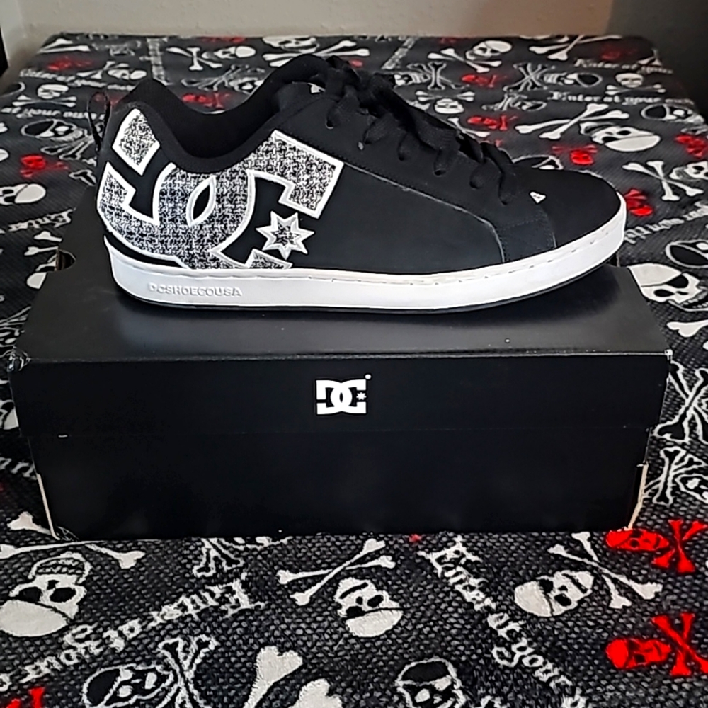 DC shoes